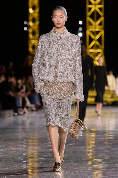 Look 76